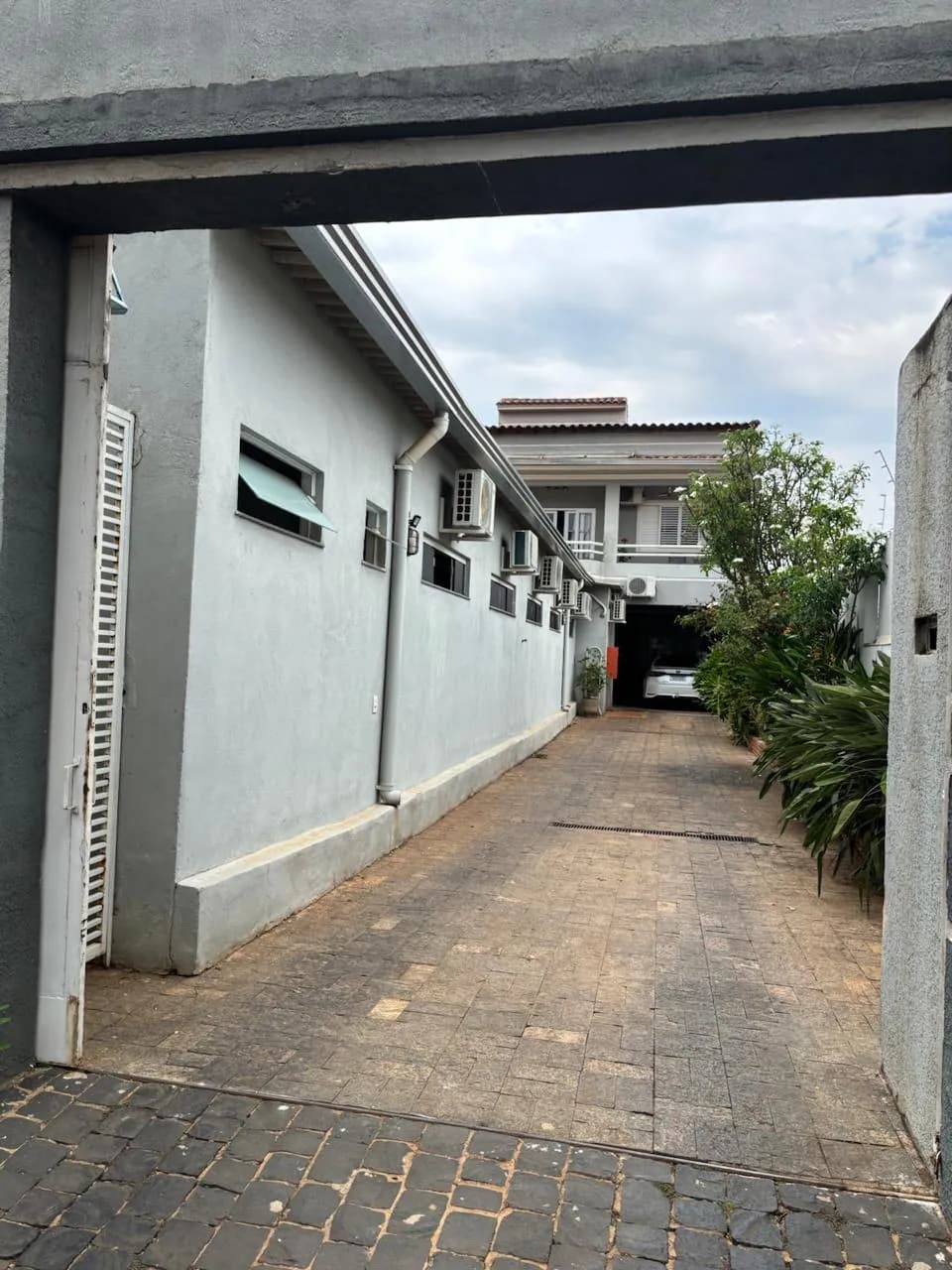 Corredor externo de acesso aos quartos